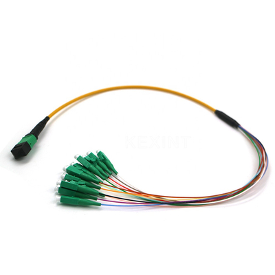 OM3 OM4 G657A สายเคเบิลลำตัวไฟเบอร์ออปติก 24 แกนตัวเชื่อมต่อ MTP MPO LC