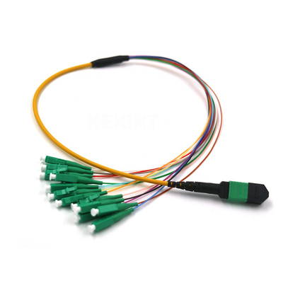 OM3 OM4 G657A สายเคเบิลลำตัวไฟเบอร์ออปติก 24 แกนตัวเชื่อมต่อ MTP MPO LC